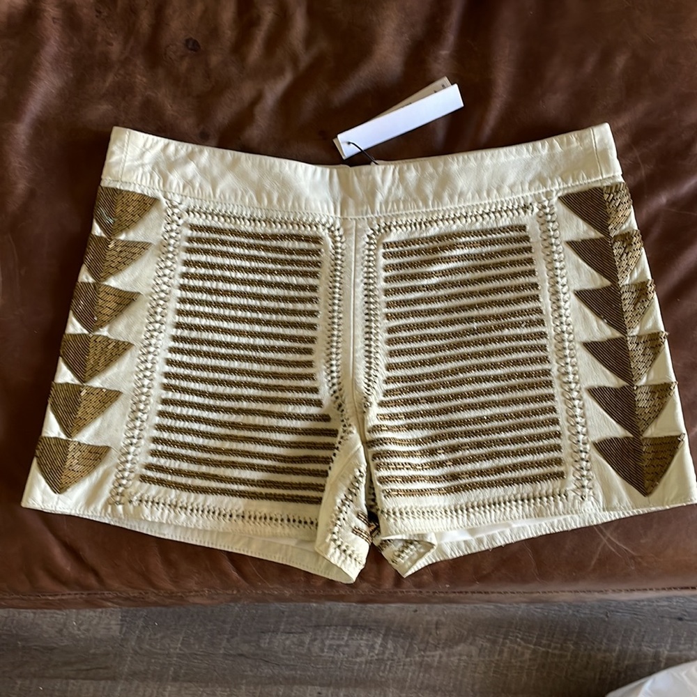 Alice and Olivia Beige Gold Leather Shorts SZ 6